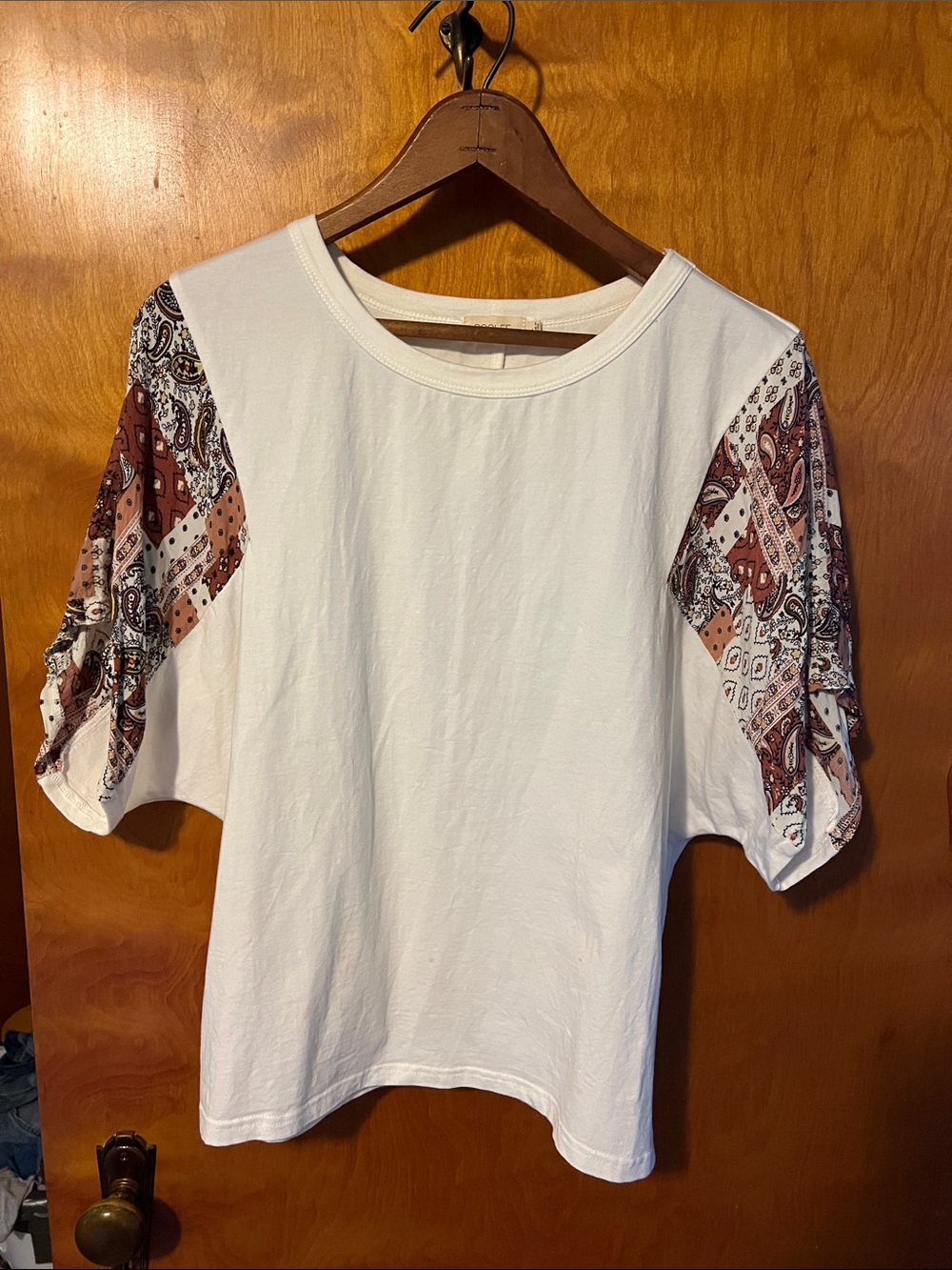 Roolee White Tee with Rust and Cream Bandana-Print Sleeves